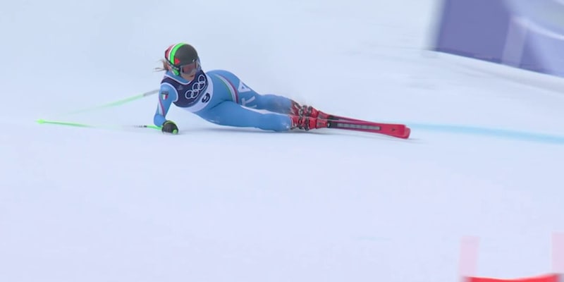 <p>Goggia sfortunata, cade senza conseguenze ed &egrave; fuori dalla combinata a squadre di Milano-Cortina</p>