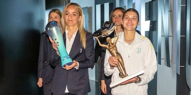 <p>Supercoppa e Viareggio Cup, due nuovi trofei Women al museo Juve: "Vincere &egrave; nel Dna"</p>