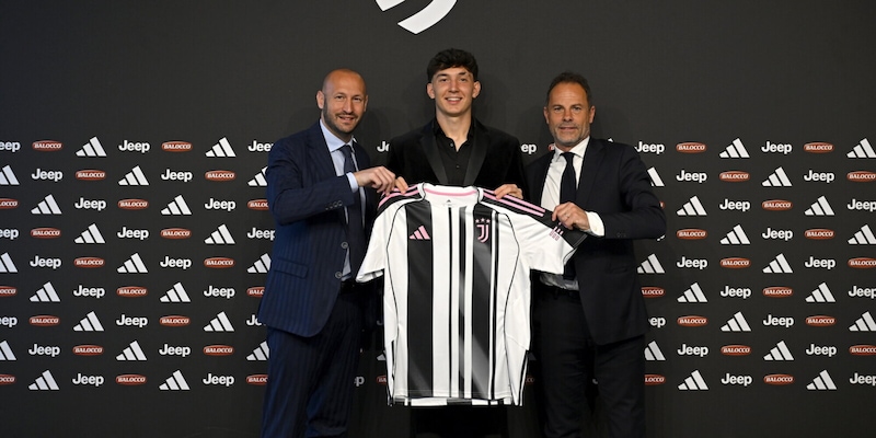 <p>Durmisi, ufficiale il rinnovo: la Juve blinda il talento della Primavera. Il comunicato</p>