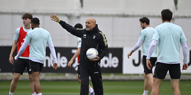 <p>Allenamento Juve verso il Milan: come stanno Yildiz, Thuram e Holm. Le novit&agrave;</p>