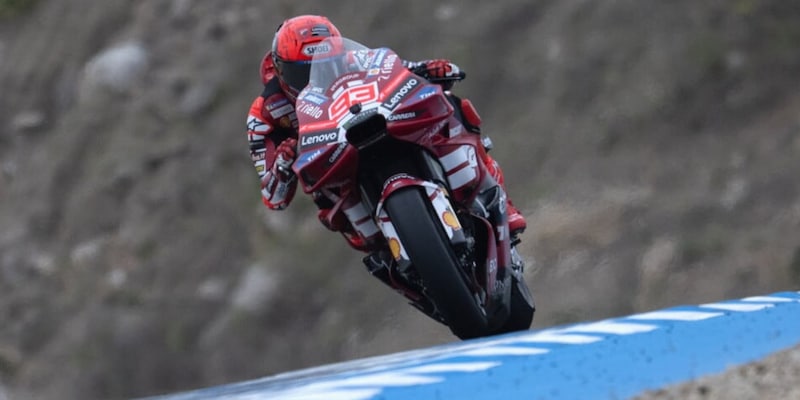 <p>Marc Marquez primeggia nelle qualifiche di Jerez. Bezzecchi c'&egrave;</p>
