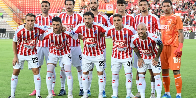 https://cdn.tuttosport.com/img/800/600/2026/08/19/124041833-e9be4762-9f81-4ace-9166-e860308a4980.jpg