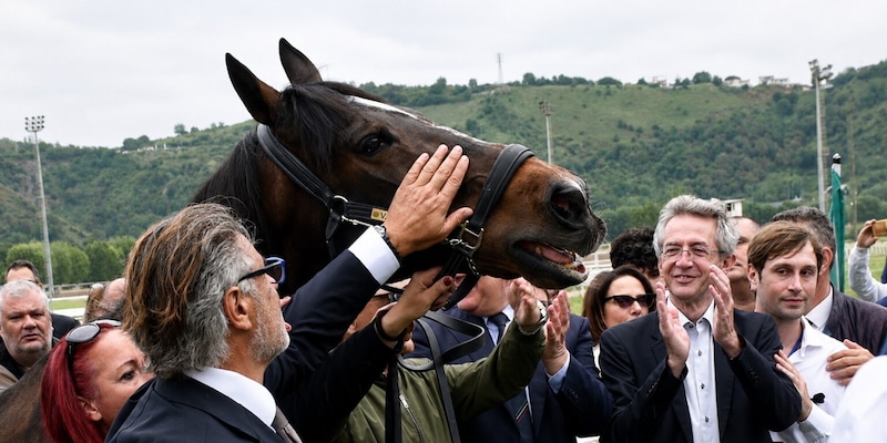 https://cdn.tuttosport.com/img/800/600/2026/08/21/073015877-e421b5a0-a8e6-4032-ba85-9a0bd789e0ff.jpg