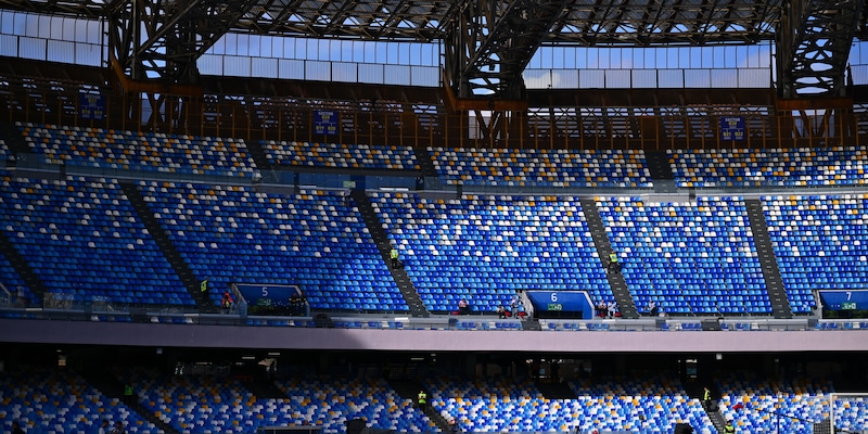Arsenal, viaggio travagliato verso Napoli: disagi alla vigilia di Champions