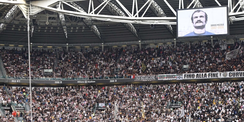 https://cdn.tuttosport.com/img/800/600/2026/09/21/101240145-4e6e6e0c-003e-40e0-b027-61fef6279006.jpg