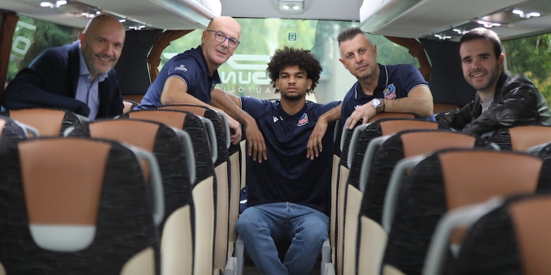 https://cdn.tuttosport.com/img/800/600/2026/10/06/172201254-0979f6e3-b4d3-4530-ae7f-efb3d76d60ef.jpeg