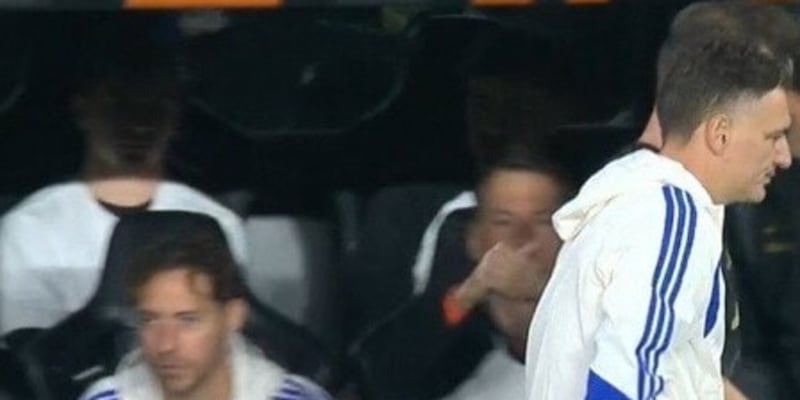 <p>Conceicao, brutto gesto all'uscita: pugni alla panchina e dritto negli spogliatoi. Poi rientra</p>