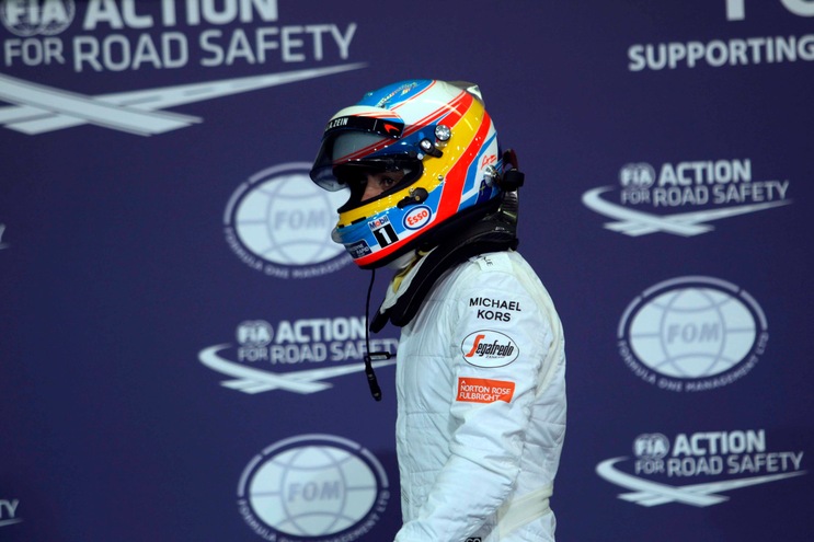 F1, per Alonso una nuova marca di casco