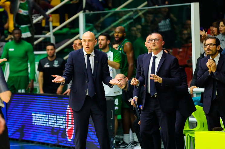 Avellino, via Vucinic: panchina a Maffezzoli