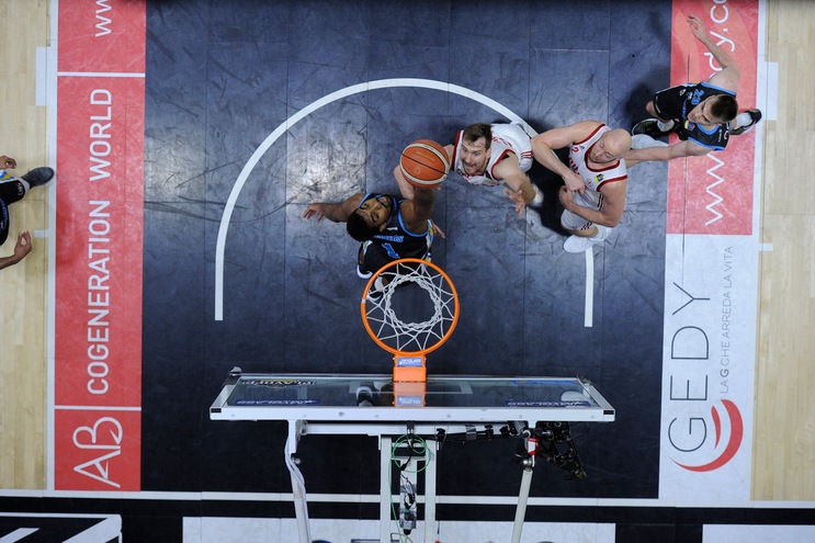 Cremona e Venezia vincono gara-1 dei play-off