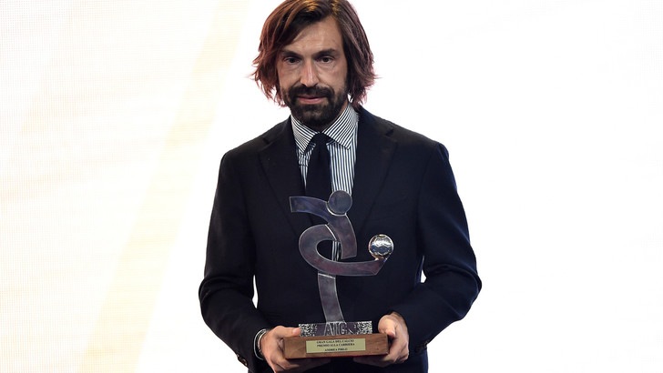 Truffava commercianti spacciandosi per Pirlo: denunciato