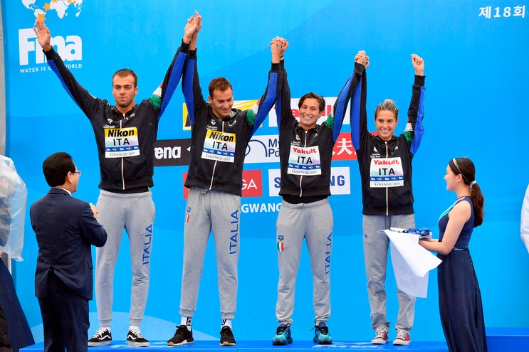 Mondiali di nuoto, Italia d'argento nella staffetta 5 chilometri mista