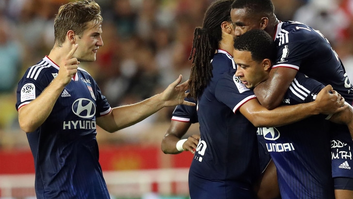 Lione-Angers 6-0: doppiette per Dembele e Depay