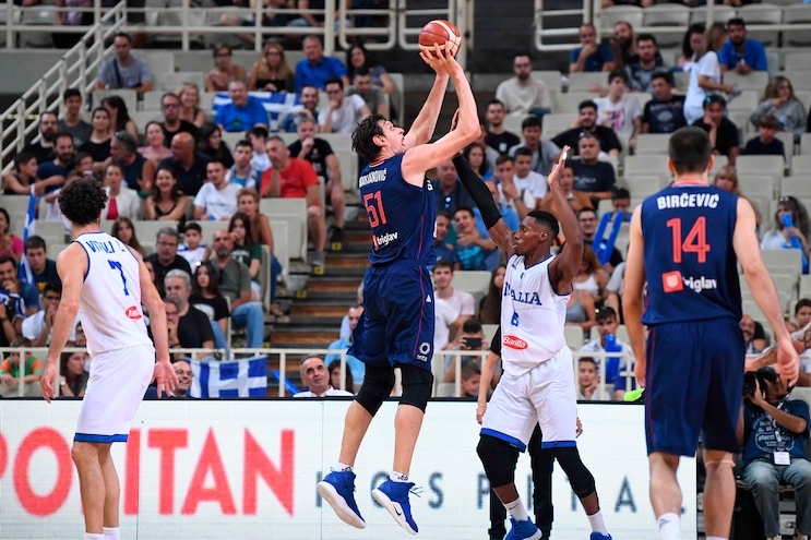 Basket, Italia travolta dalla Serbia: 96-64