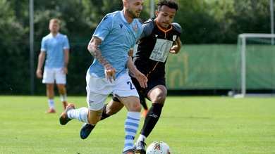 Lazio: infortunio per Lazzari, stop di un mese