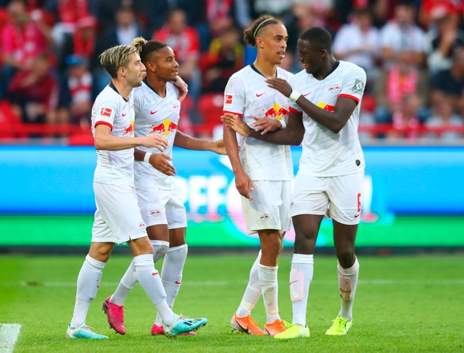 Bundesliga: Eintracht batte Hoffenheim 1-0. Poker del Lipsia