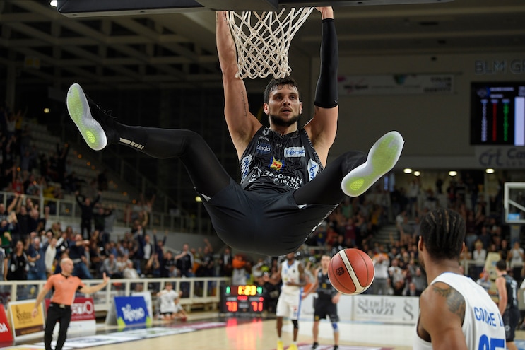 La Dolomiti Trento supera Treviso. Virtus Bologna e Reyer ok