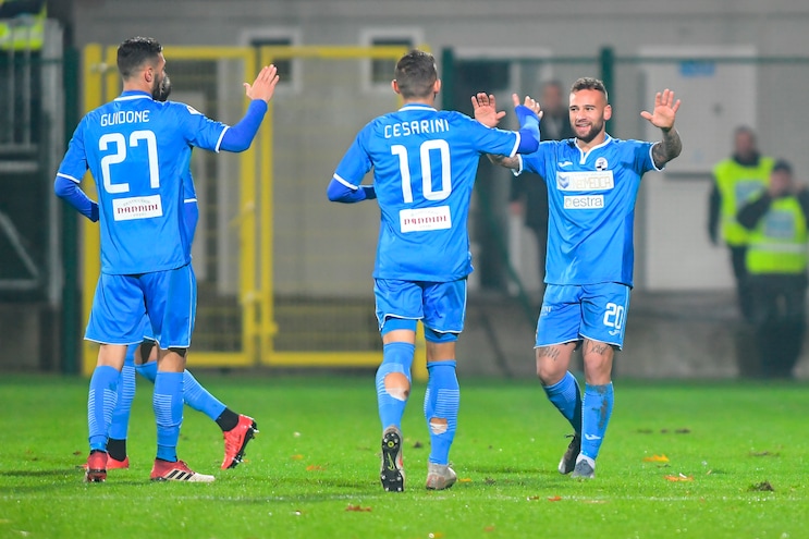 Serie C, Pro Vercelli-Pistoiese 0-0. Siena-Como 1-0