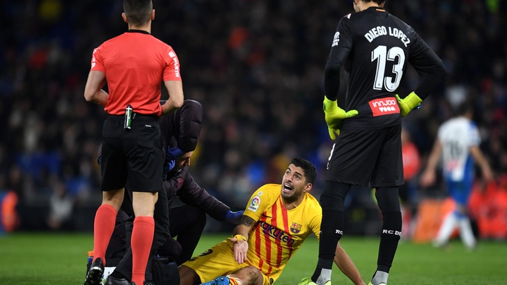Suarez operato, stop di 4 mesi: salterà Napoli-Barcellona in Champions