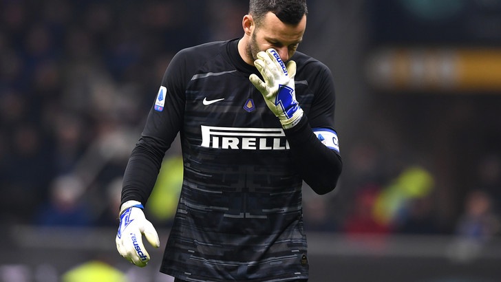Trauma alla mano per Handanovic: in dubbio per Inter-Udinese