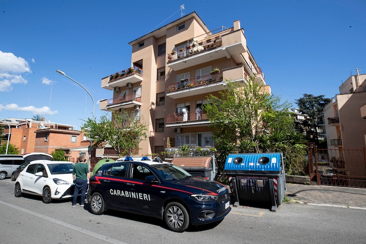 Nasconde la fidanzata nel bagagliaio: scoperto dai carabinieri