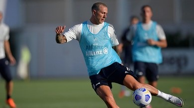 Pirlo, Bernardeschi alla Zambrotta: il retroscena