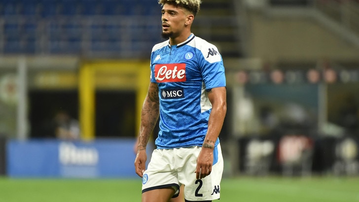 Napoli, si ferma Malcuit: contusione alla gamba