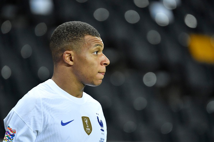 Mbappé ko, salta la sfida contro Cristiano Ronaldo