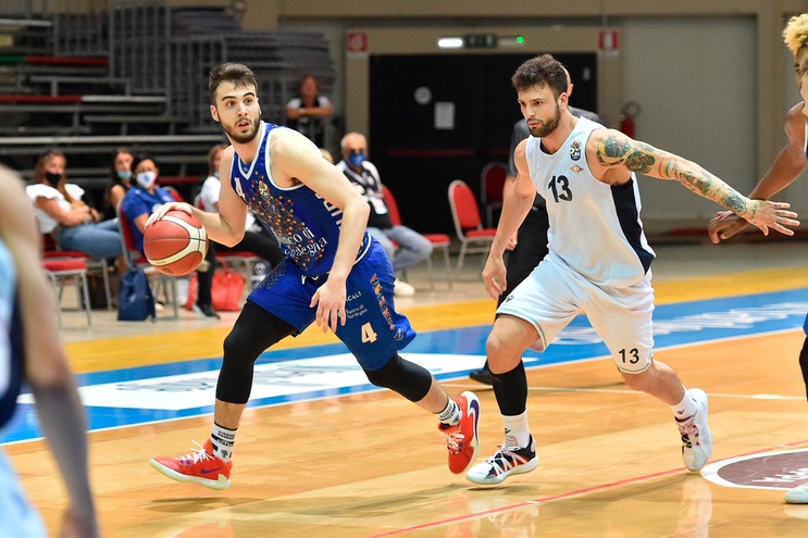 Sassari batte Roma in Supercoppa, Brindisi piega Pesaro