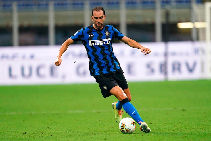 Cagliari, ufficiale: arriva Godin a parametro zero