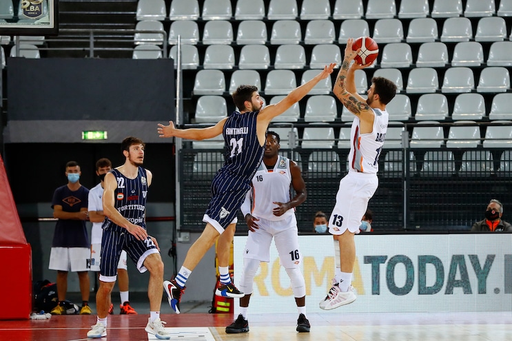 Fortitudo sconfitta, la Virtus Roma vince 81-76
