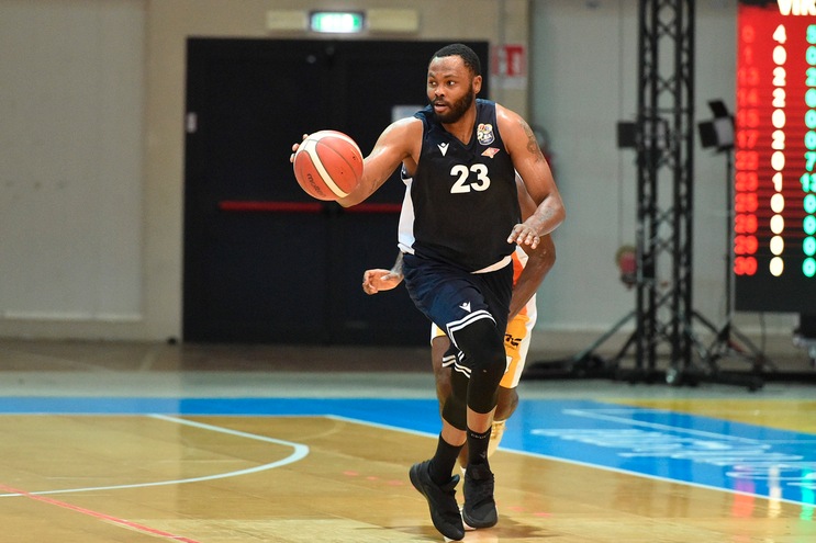 Virtus Roma, Evans operato al tendine d'Achille