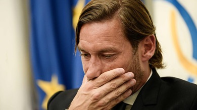 Grave lutto per Totti, morto papà Enzo. Aveva il Coronavirus