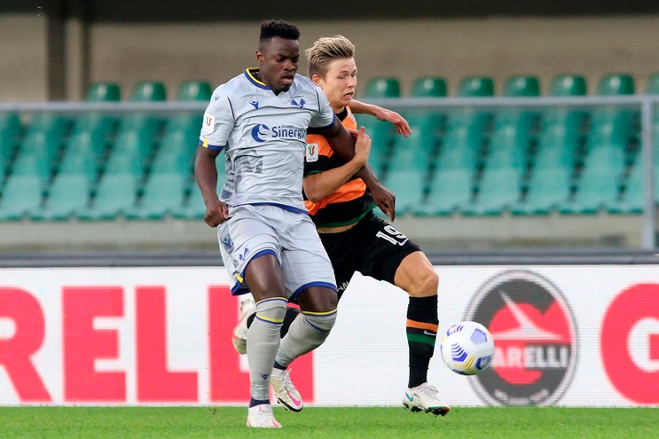 Verona, lesione di secondo grado per Vieira