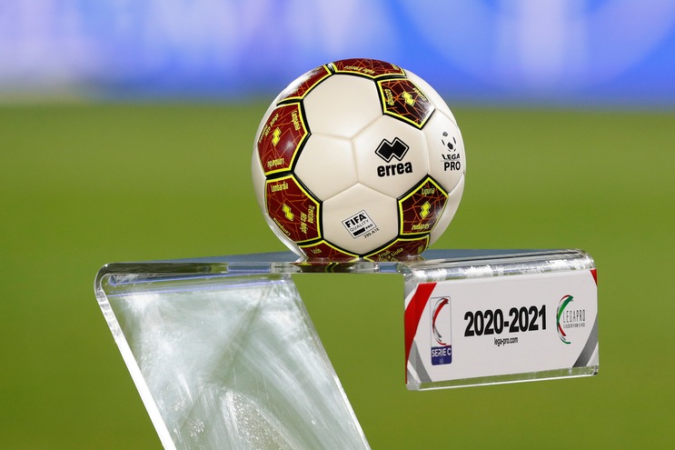 Casertana-Monopoli 2-1: decidono Cuppone e Izzillo