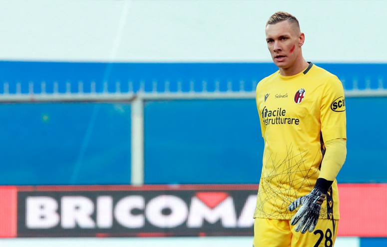 Bologna, per Skorupski frattura alla mano