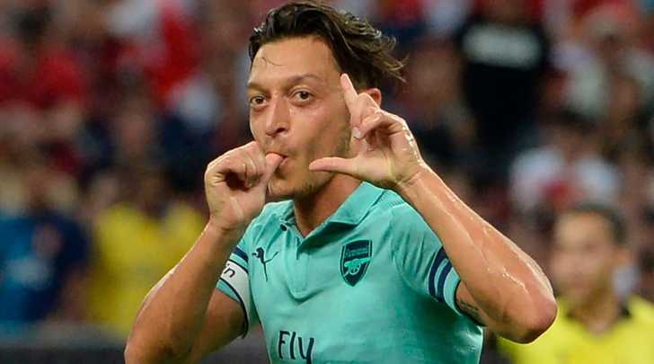 Özil si propone alla Juve: contatto Özil si propone alla Juve: contatto