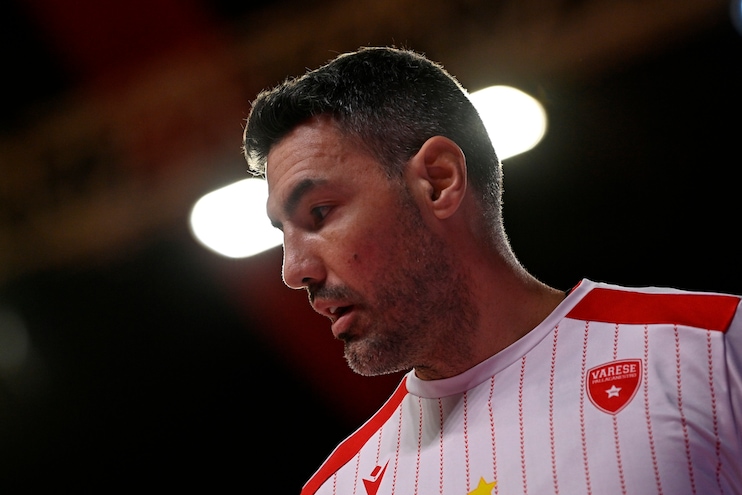 Serie A, Varese conferma il focolaio: 12 positivi