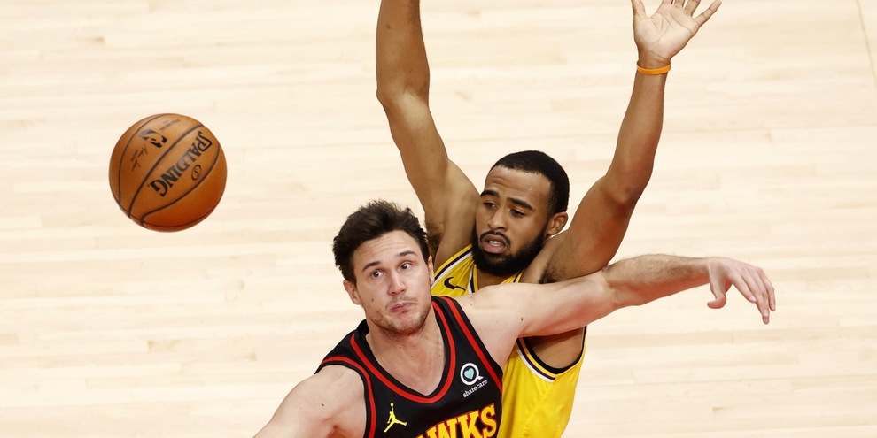 Nba, Gallinari si arrende a LeBron James