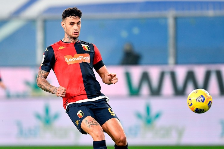 Carnevali gela la Juve: "Scamacca può restare al Genoa" Carnevali gela la Juve: "Scamacca può restare al Genoa"