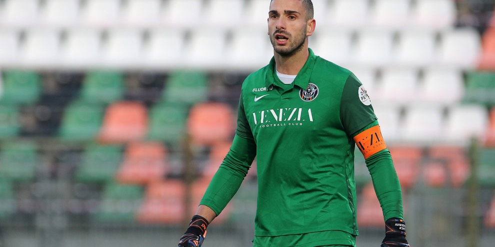 Venezia, per Lezzerini rottura del crociato
