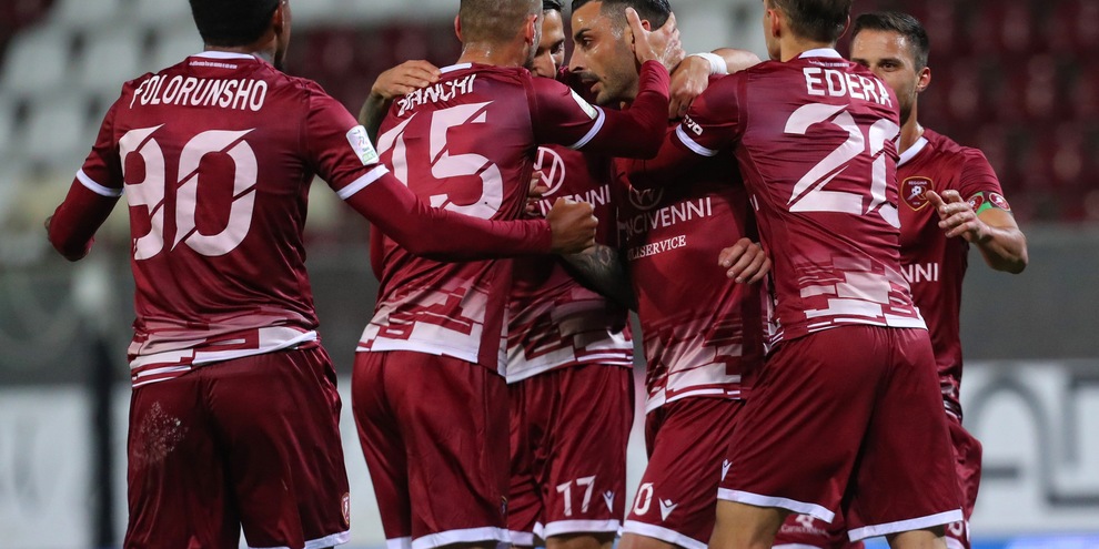 Reggina-Entella, decide il rigore di Montalto: 1-0
