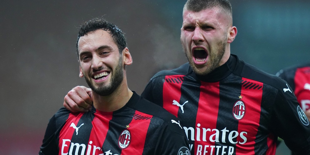 Risultato immagini per calhanoglu milan