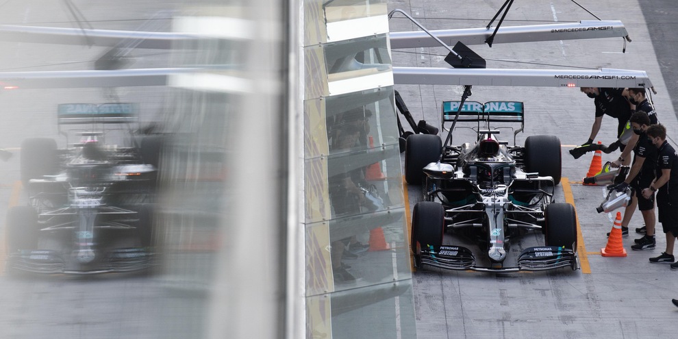 F1, Mercedes: "Problemi con la power unit, ma cerchiamo di risolverli"