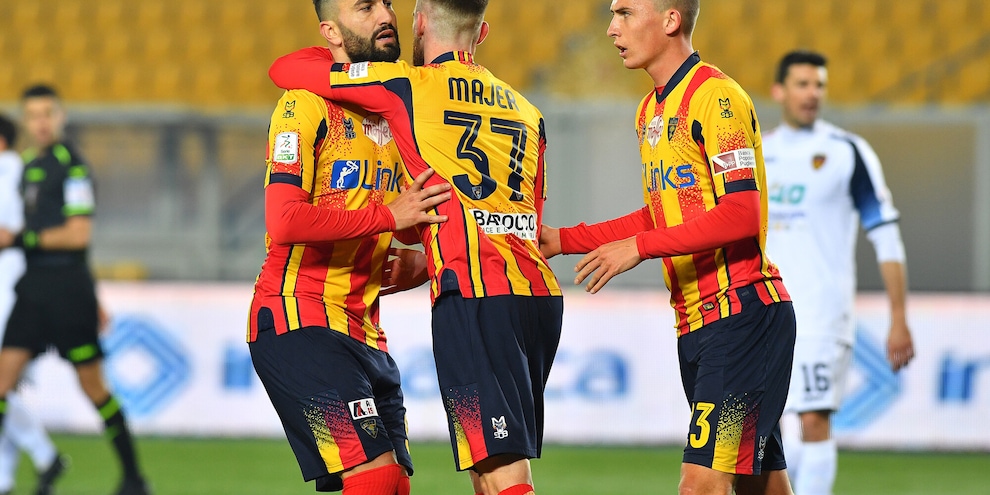 Lecce, rimonta di rigore: Cosenza battuto 3-1