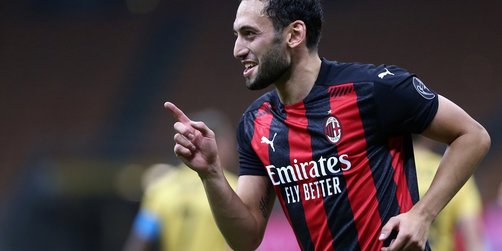 Milan-Calhanoglu, avanti per il rinnovo