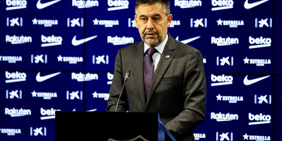 Barcellona, polizia in sede. Marca: "Arrestato Bartomeu" Barcellona, polizia in sede. Marca: "Arrestato Bartomeu"