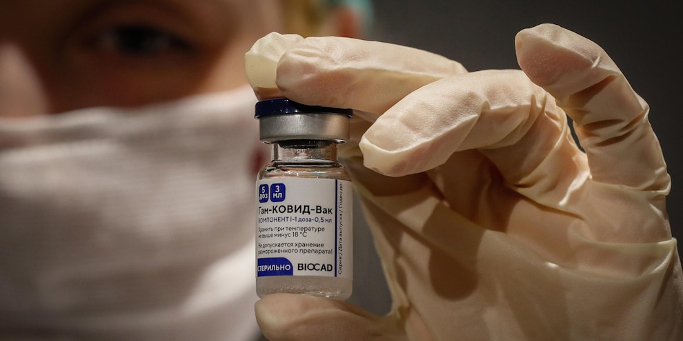 Vaccino Sputnik, lo Spallanzani conferma: funziona