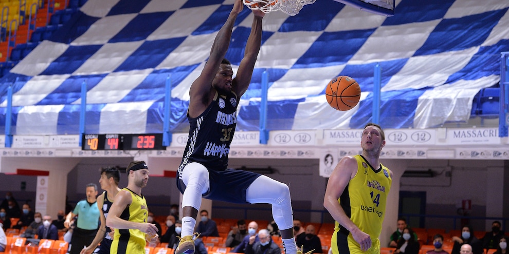 Brindisi, passo falso in Champions League