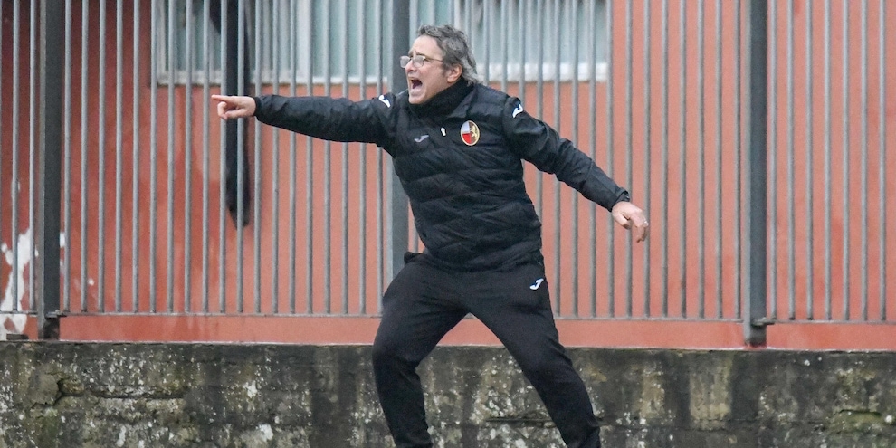 Lucchese, squadra a Di Stefano: esonerato Lopez